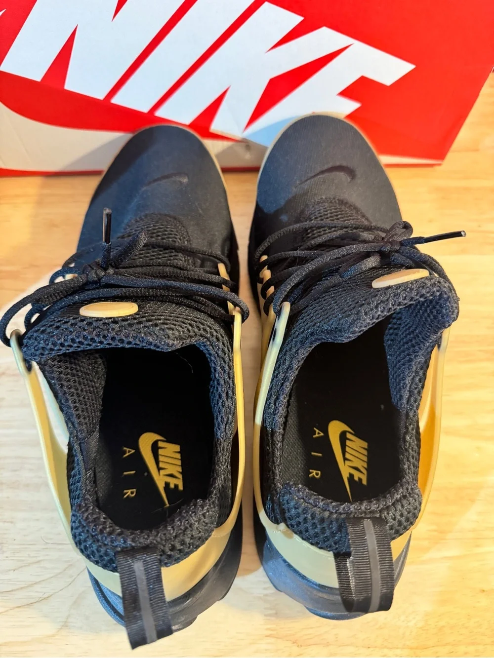 Nike lightweight men’s